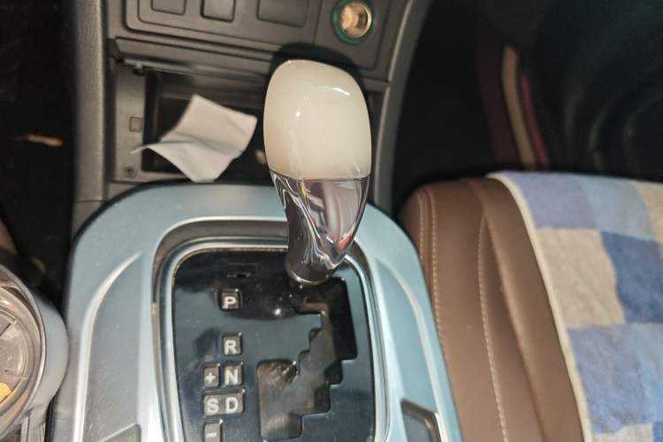 Used BYD S7 2016 2.0T Automatic Prestige Edition Gear Lever