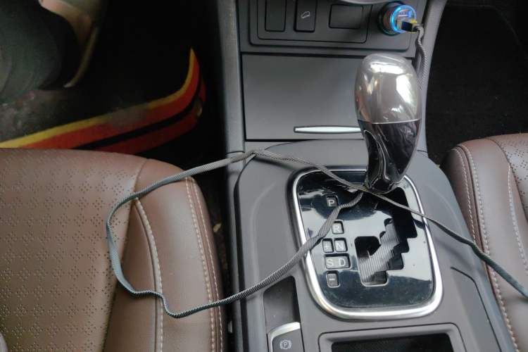 Used BYD S7 2016 2.0T Automatic Prestige Plus Gear Lever