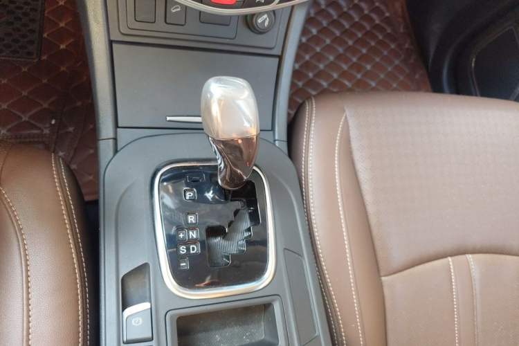 Used BYD S7 2016 2.0T Automatic Prestige Plus Gear Lever