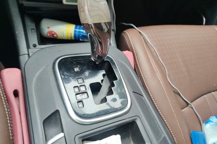 Used BYD S7 2016 2.0T Automatic Prestige Plus Gear Lever