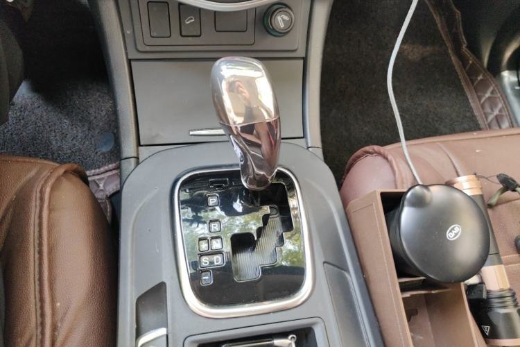 Used BYD S7 2016 2.0T Automatic Prestige Plus Gear Lever