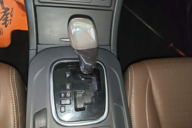 Used BYD S7 2016 2.0T Automatic Prestige Plus Gear Lever