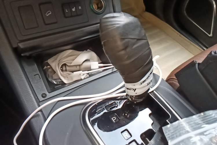 Used BYD S7 2016 2.0T Automatic Flagship Plus Gear Lever