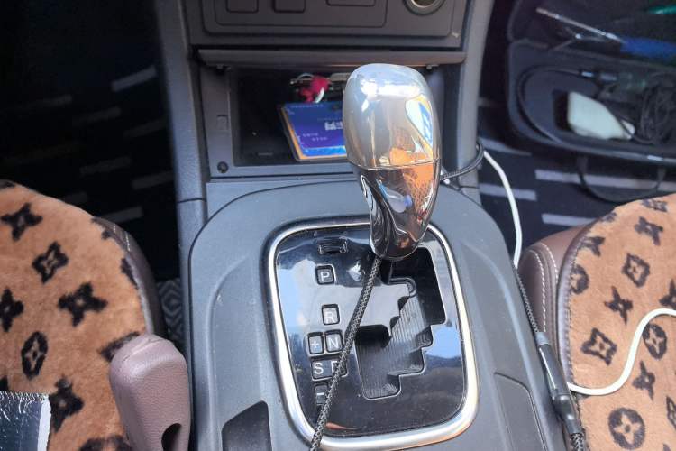Used BYD S7 2016 2.0T Automatic Prestige Plus Gear Lever