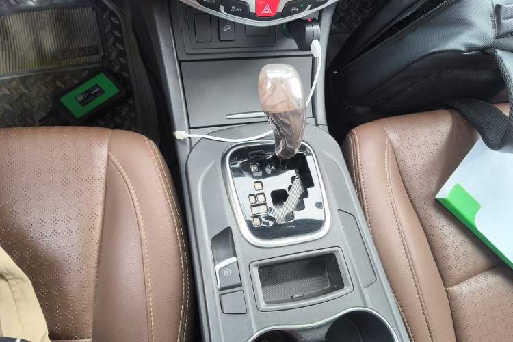Used BYD S7 2016 2.0T Automatic Prestige Plus Gear Lever