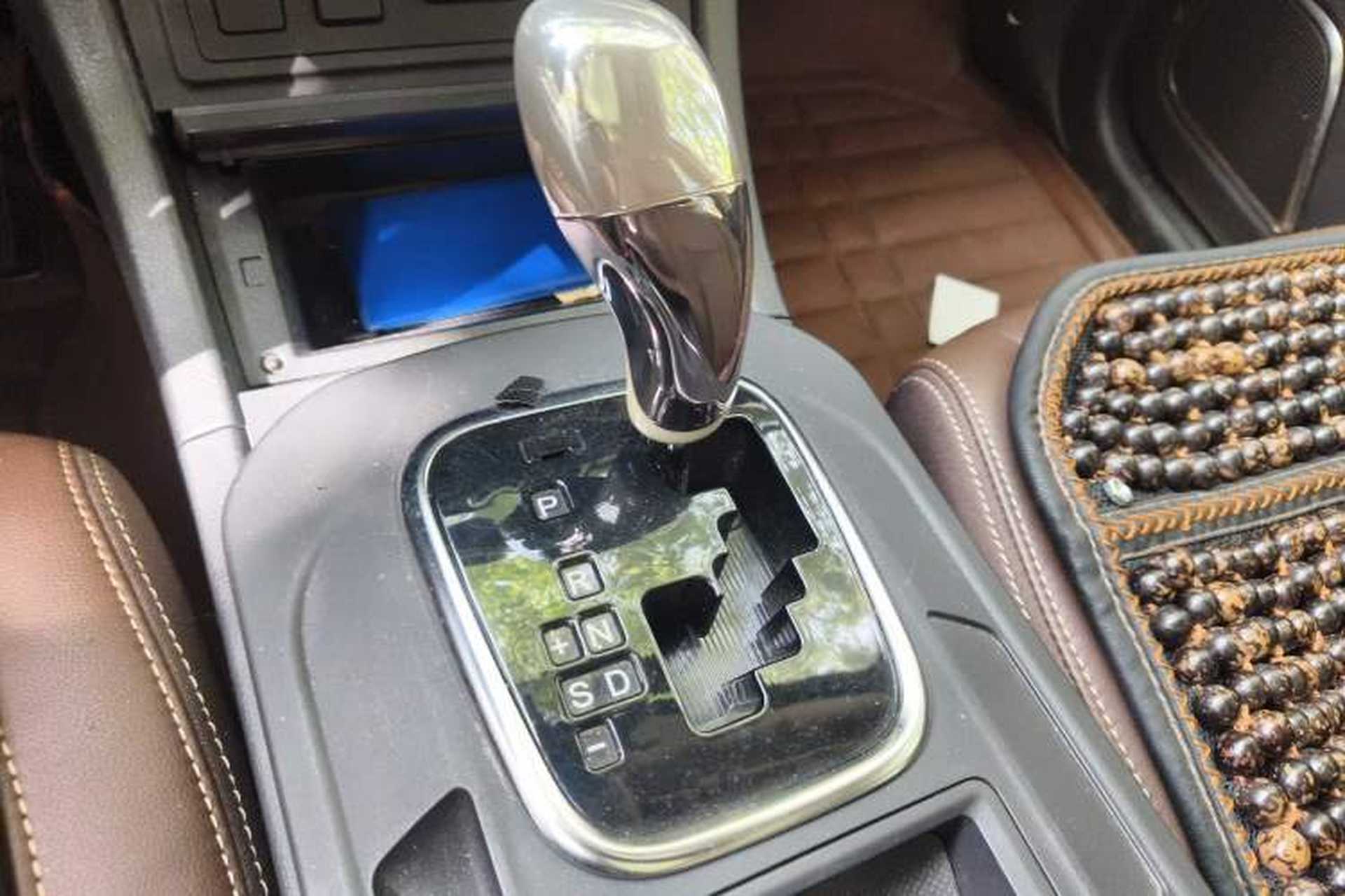 Used BYD S7 2016 2.0T Automatic Flagship Plus Gear Lever
