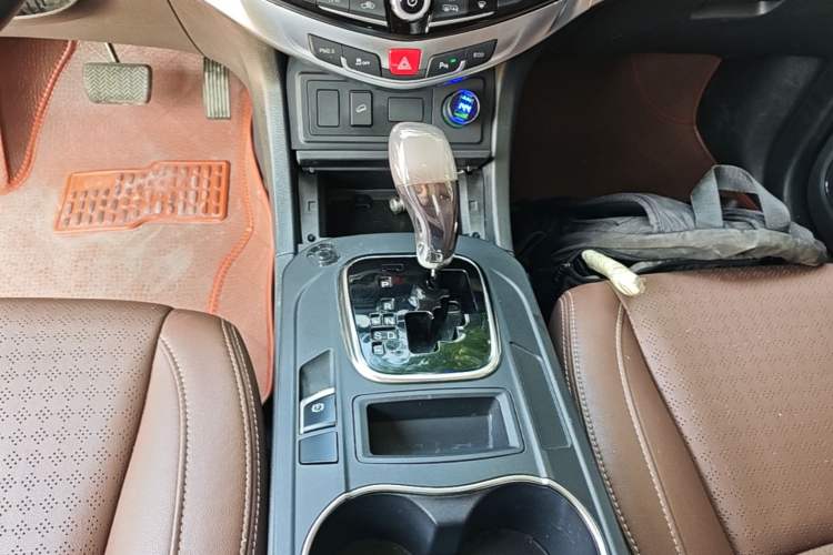 Used BYD S7 2016 2.0T Automatic Prestige Plus Gear Lever