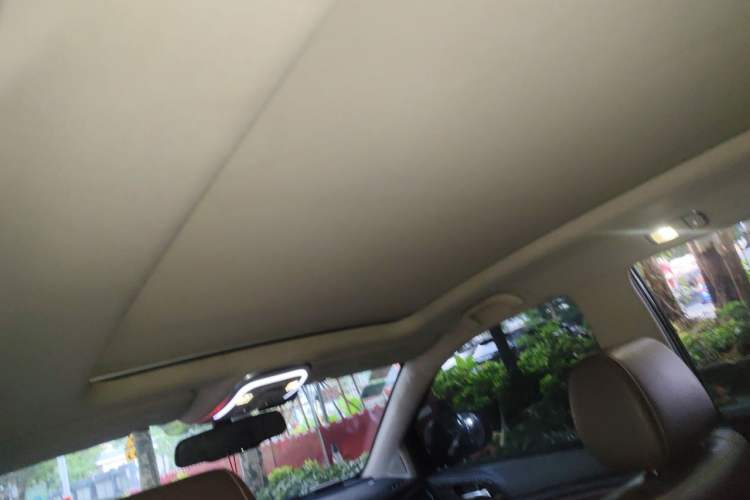 Used BYD S7 2016 2.0T Automatic Prestige Edition Headliner
