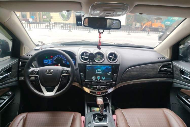 Used BYD S7 2016 2.0T Automatic Prestige Plus Headliner