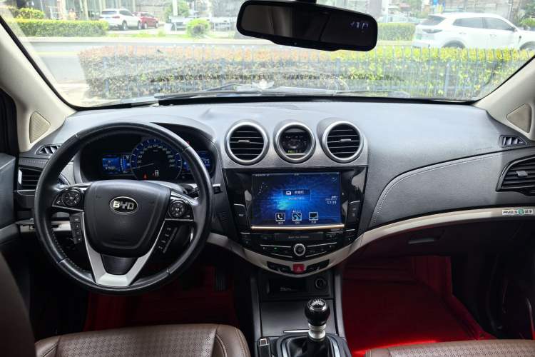 Used BYD S7 2016 1.5T Manual Luxury Edition Interior 1