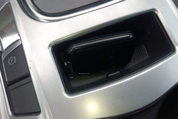 Used BYD S7 2016 2.0T Automatic Prestige Edition Interior 1