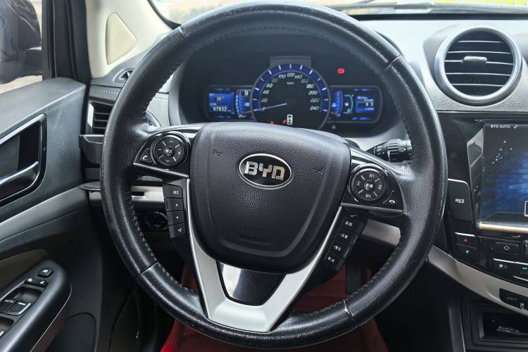 Used BYD S7 2016 1.5T Manual Luxury Edition Interior 2
