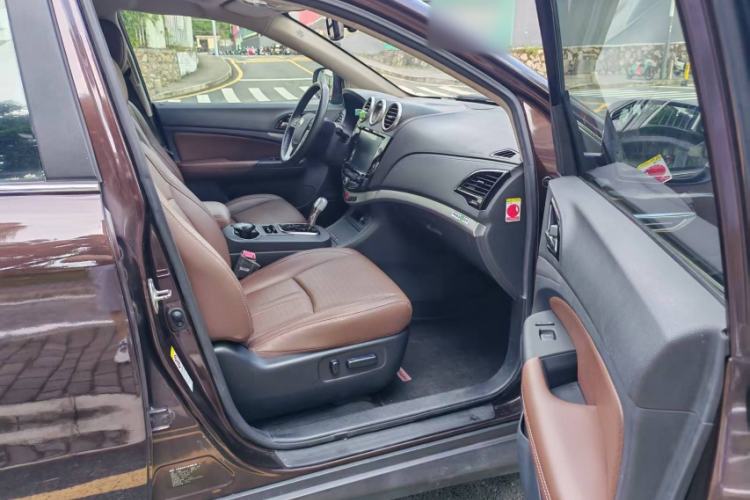 Used BYD S7 2016 2.0T Automatic Prestige Edition Interior 2