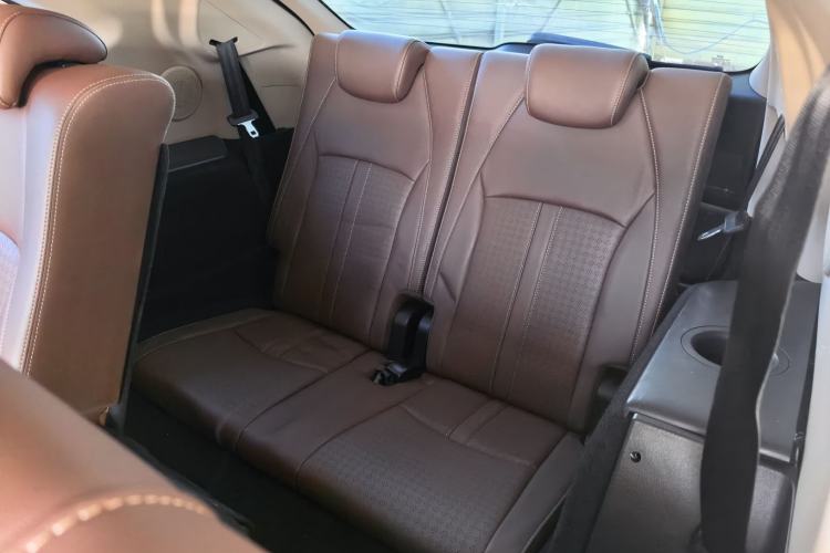 Used BYD S7 2016 2.0T Automatic Prestige Edition Interior 2