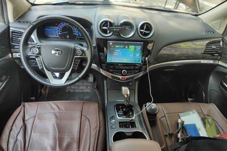 Used BYD S7 2016 2.0T Automatic Prestige Plus Interior 2