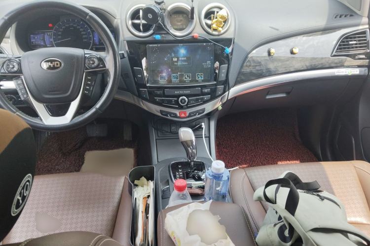 Used BYD S7 2016 2.0T Automatic Prestige Plus Interior 2