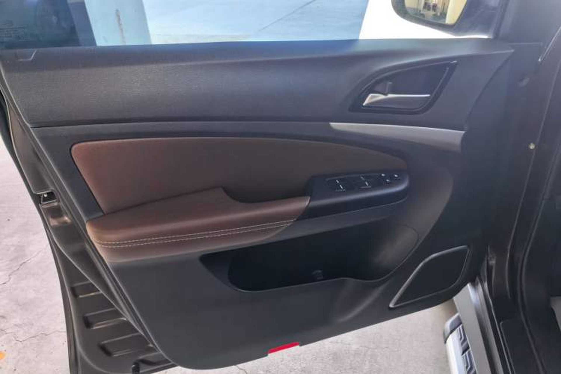 Used BYD S7 2016 2.0T Automatic Prestige Edition Interior 3
