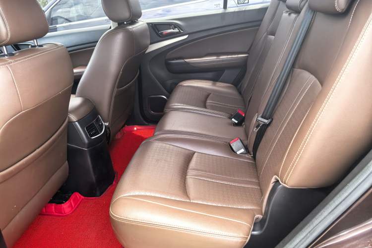 Used BYD S7 2016 1.5T Manual Luxury Edition Interior 5