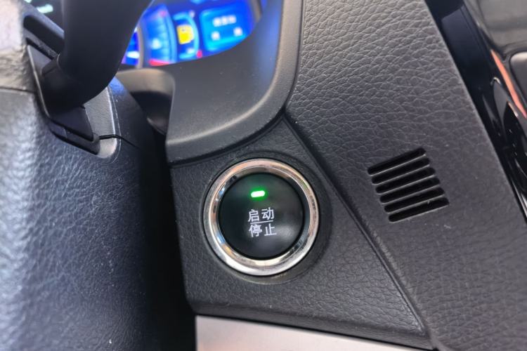 Used BYD S7 2016 2.0T Automatic Prestige Edition Interior 7