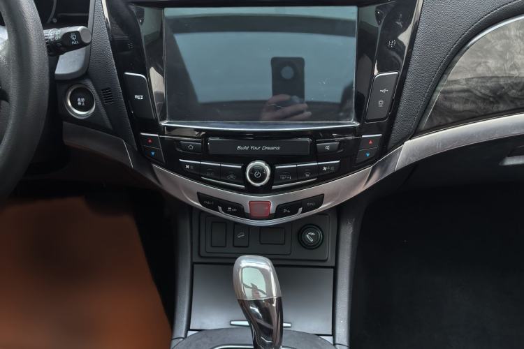 Used BYD S7 2016 2.0T Automatic Prestige Plus Interior 7