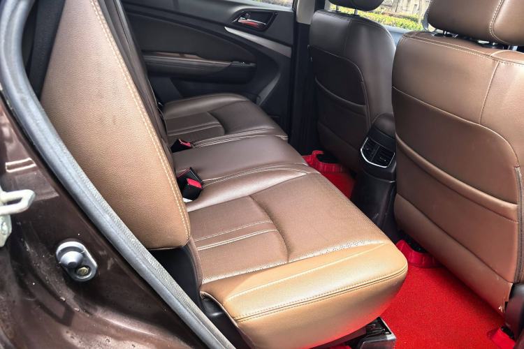 Used BYD S7 2016 1.5T Manual Luxury Edition Interior 8