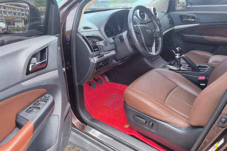 Used BYD S7 2016 1.5T Manual Luxury Edition Interior 9