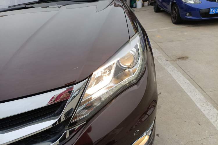 Used BYD S7 2016 2.0T Automatic Prestige Plus Left Front Headlight