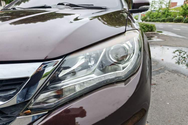 Used BYD S7 2016 2.0T Automatic Flagship Plus Left Front Headlight