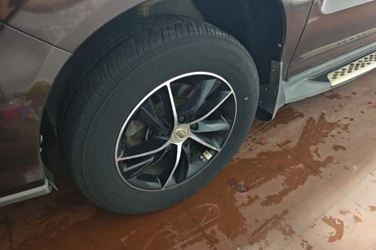 Used BYD S7 2016 1.5T Manual Luxury Edition Left Front Wheel Hub