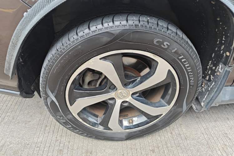 Used BYD S7 2016 2.0T Automatic Prestige Plus Left Front Wheel Hub