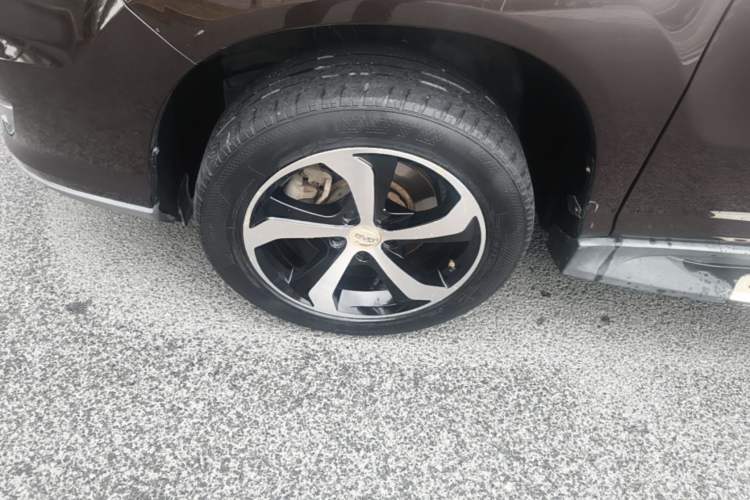Used BYD S7 2016 2.0T Automatic Flagship Plus Left Front Wheel Hub