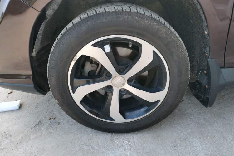 Used BYD S7 2016 2.0T Automatic Prestige Plus Left Front Wheel Hub