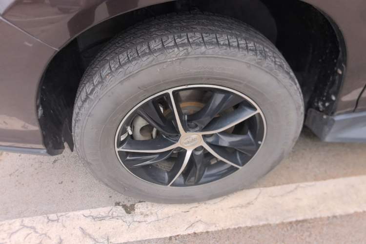 Used BYD S7 2016 1.5T Manual Luxury Edition Left Front Wheel Hub