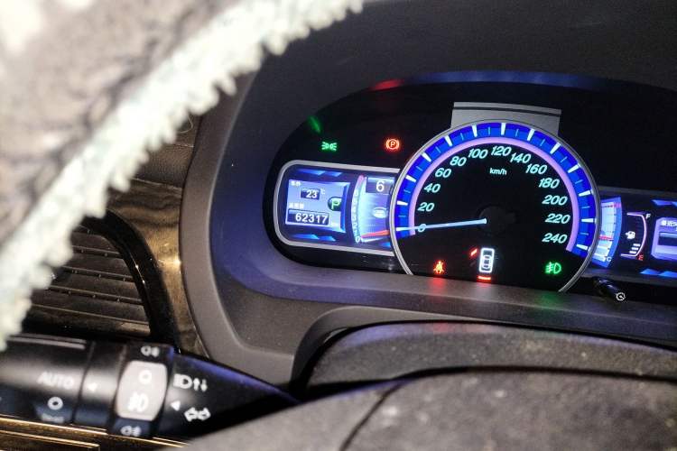Used BYD S7 2016 2.0T Automatic Prestige Plus Odometer Close Up