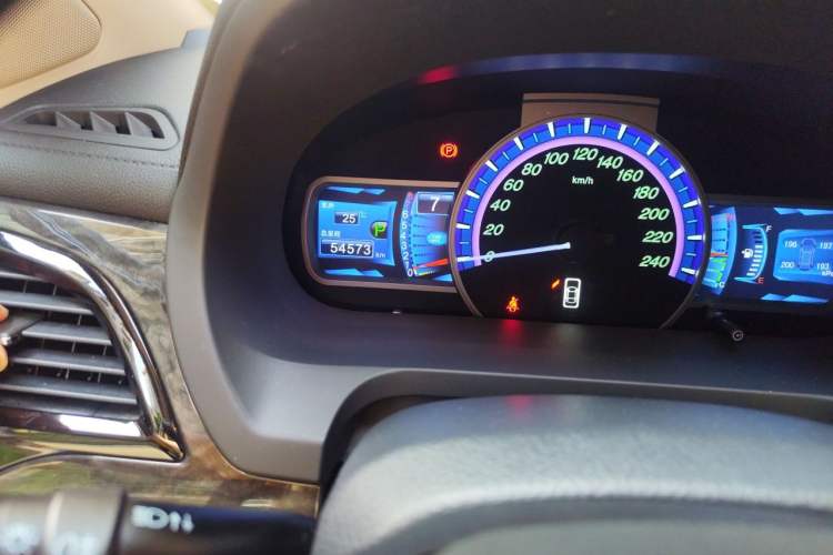Used BYD S7 2016 2.0T Automatic Prestige Plus Odometer Close Up