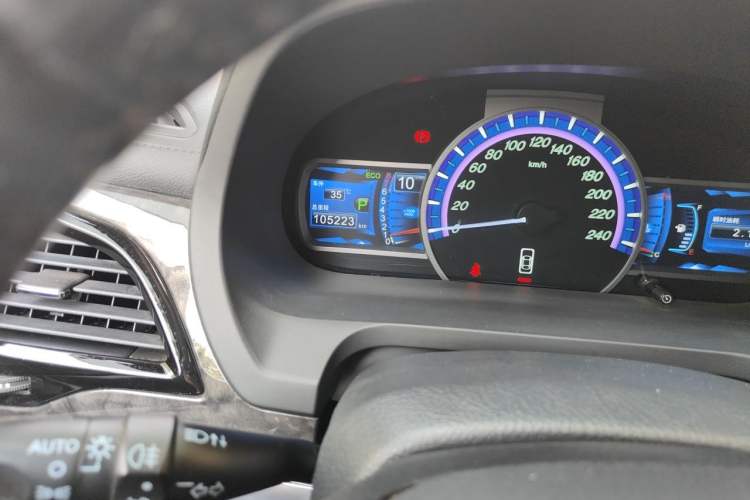 Used BYD S7 2016 2.0T Automatic Prestige Plus Odometer Close Up