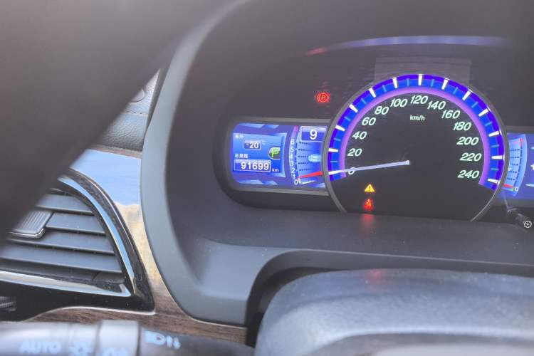 Used BYD S7 2016 2.0T Automatic Prestige Plus Odometer Close Up