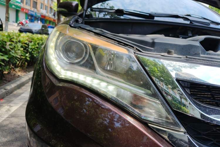 Used BYD S7 2016 2.0T Automatic Prestige Plus Right Front Headlight