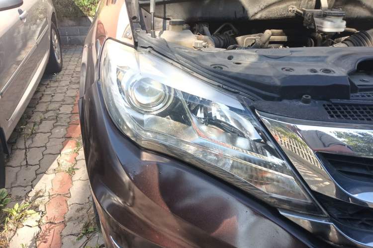 Used BYD S7 2016 2.0T Automatic Prestige Plus Right Front Headlight