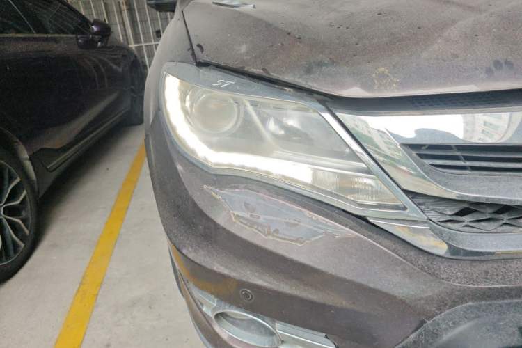Used BYD S7 2016 2.0T Automatic Prestige Edition Right Front Headlight