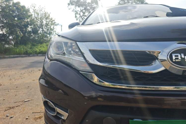 Used BYD S7 2016 2.0T Automatic Prestige Plus Right Front Headlight