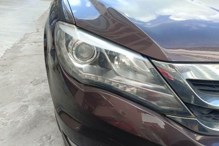 Used BYD S7 2016 2.0T Automatic Prestige Edition Right Front Headlight