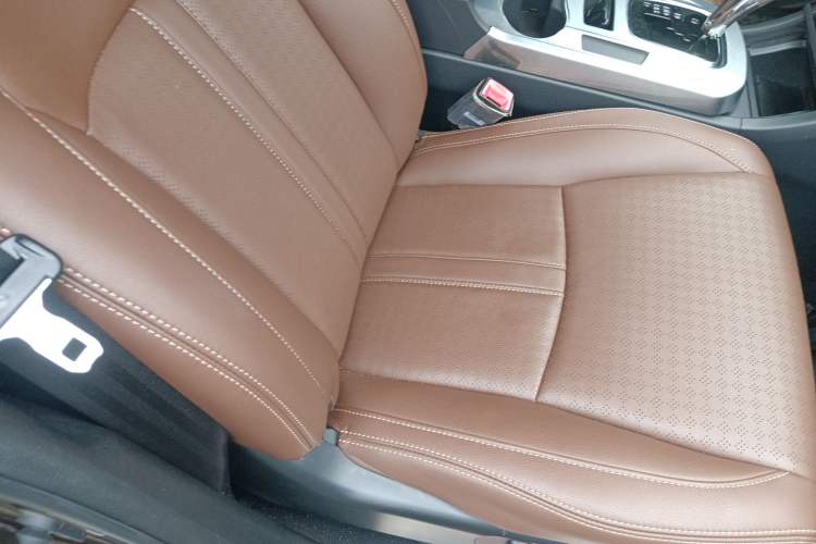 Used BYD S7 2016 2.0T Automatic Prestige Edition Right Front Seat