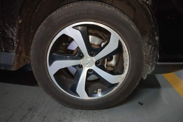 Used BYD S7 2016 2.0T Automatic Prestige Plus Right Front Wheel Hub