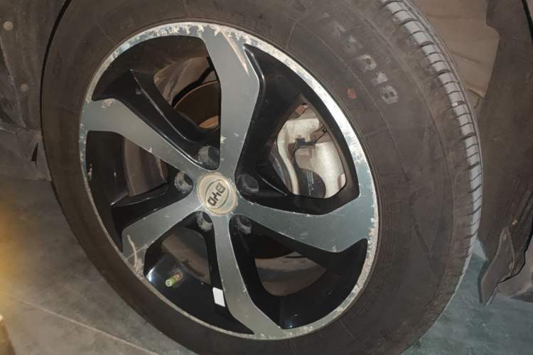 Used BYD S7 2016 2.0T Automatic Prestige Plus Right Front Wheel Hub