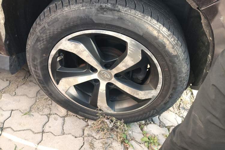 Used BYD S7 2016 2.0T Automatic Prestige Plus Right Front Wheel Hub