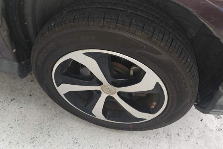 Used BYD S7 2016 2.0T Automatic Prestige Plus Right Front Wheel Hub