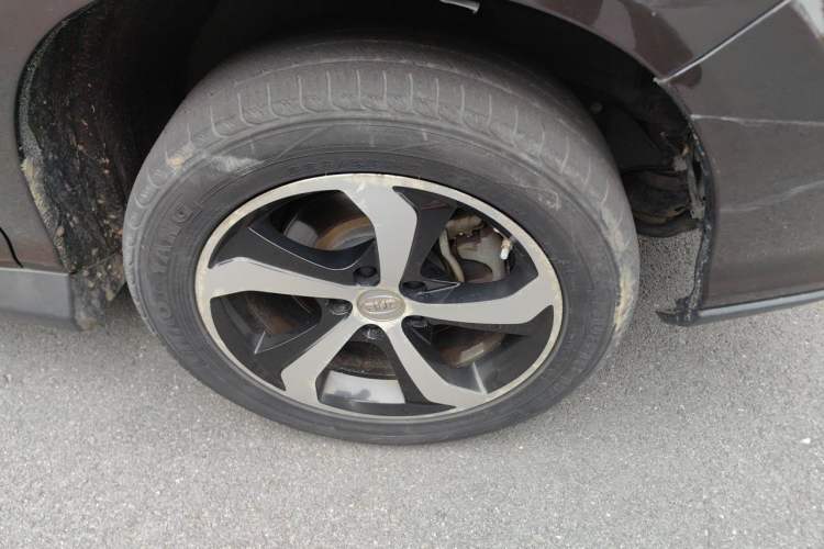 Used BYD S7 2016 2.0T Automatic Prestige Plus Right Front Wheel Hub