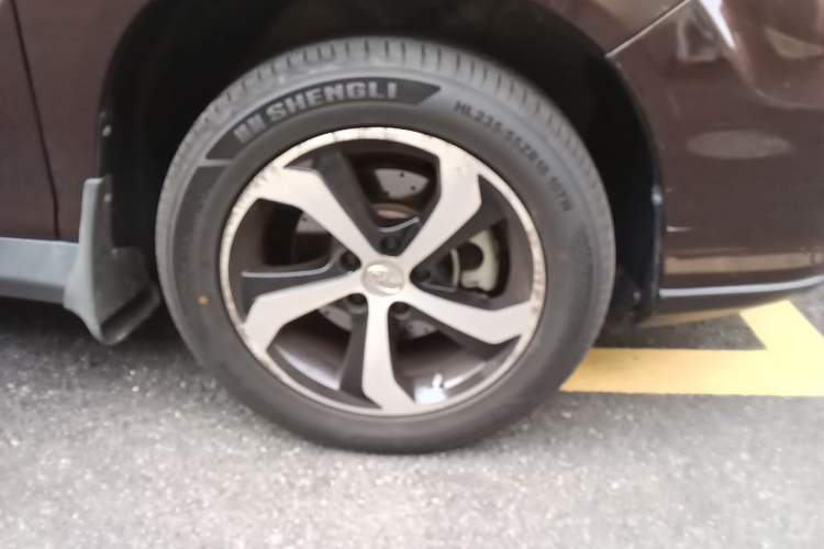 Used BYD S7 2016 2.0T Automatic Flagship Plus Right Front Wheel Hub