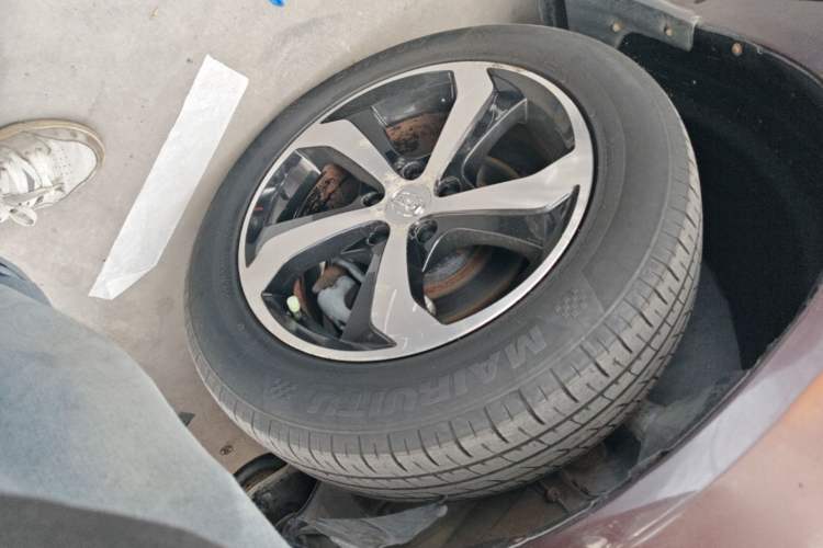 Used BYD S7  Right Front Wheel Hub